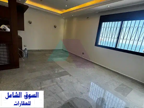 شقة أحلامك الفاخرة في عين سعادة: 200م2 بإطلالة...