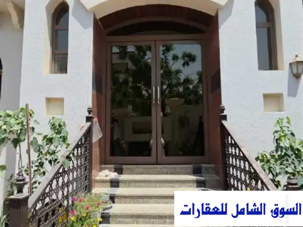 فيلا فاخرة للإيجار السنوي بالفشت الشارقة 4 غرف نوم | قرب البحر، حديقة خاصة وإطلالة ساحرة!