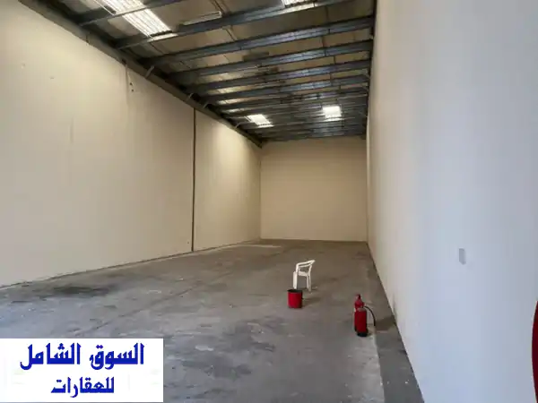 فرصة ذهبية! مستودع للإيجار بالشارقة الصناعية 18 - 2800...
