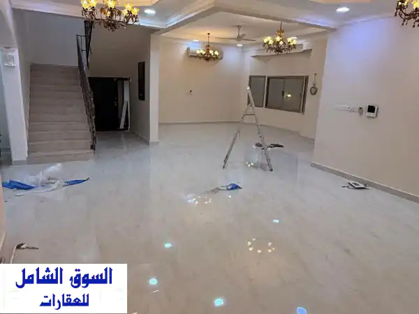 فيلا فخمة للإيجار بمدينة عيسى | 5 غرف نوم، مسبح خاص، مكيفات | سكن راقٍ في البحرين