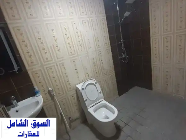 أول ساكن! غرف عزاب للإيجار بعالي (البحرين) | 100 دينار شهرياً شامل كل الخدمات (كهرباء، ماء، إنترنت، تكييف)