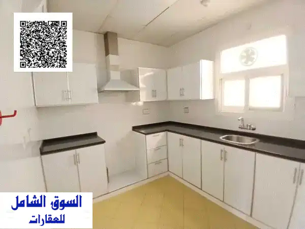 فرصة استثمار عقاري ذهبية: بناية سكنية تجارية بتملك حر وعائد مجزٍ في الجرف 2، عجمان
