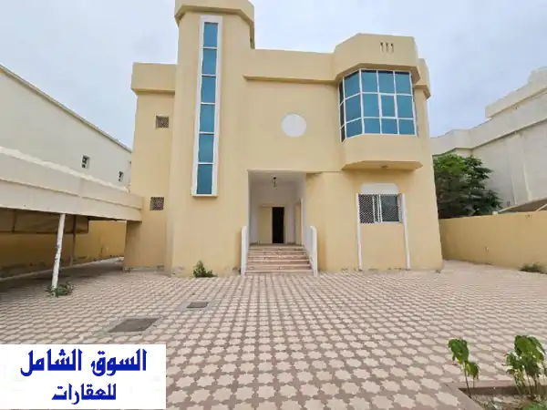 فيلا فاخرة للإيجار بالياش | 5 غرف نوم | عائلية...
