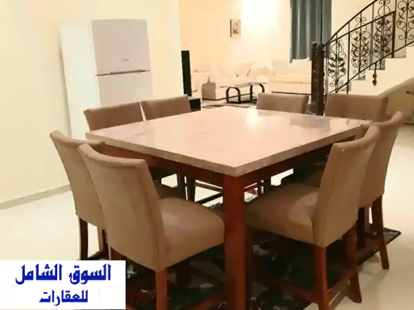 فيلا رائعة شبه مؤثثة للإيجار في الحد