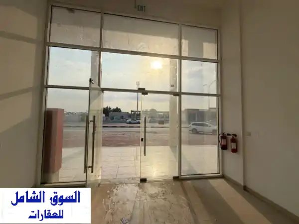 فرصة ذهبية: محلات تجارية جديدة للإيجار بالمنطقة الصناعية 12 | موقع رئيسي وتسليم فوري!