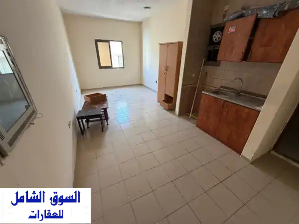 فرصة لا تعوض! استوديو فسيح للإيجار السنوي بالنعيمية...