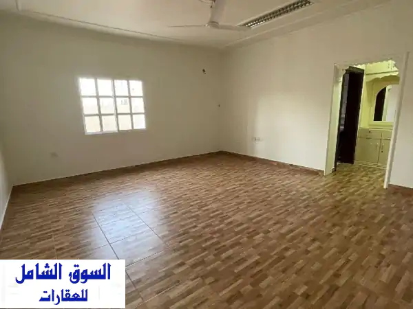 للإيجار بيت في عالي يتكون من 4 غرف و4 حمامات ومطبخ...