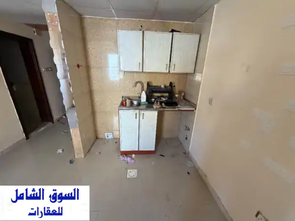 استوديو للإيجار السنوي في النعيمية 3  عجمان  مطبخ شبه منفصل  تكييف مركزي  مساحة مريحة وتقسيم ...