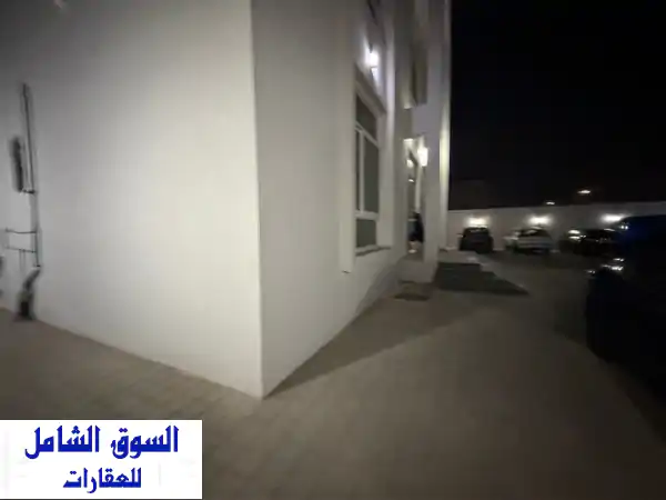 استوديو مفروش للإيجار بأبوظبي: مدخل خاص، حديقة...