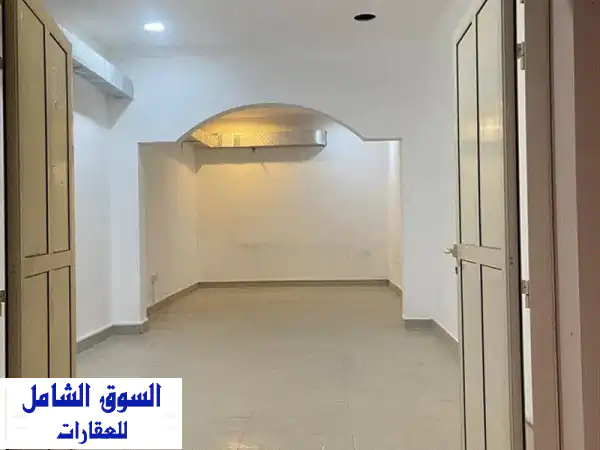 مخزن للإيجار في العدلية، بالقرب من مستشفى الهلال، مساحة 45 مترًا مربعًا، 110 دينار بحريني.