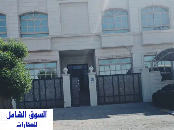 شقة فاخرة للايجار بأبوظبي، شارع المطار | 3 غرف...