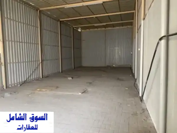 مخزن مساحة كبيرة يوجد عداد مياه وكهرباء يصلح لي...