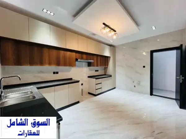 فيلا فاخرة للإيجار بالزاهية عجمان: 4 غرف ماستر، روف، 100 ألف/4 دفعات، جاهزة للسكن!