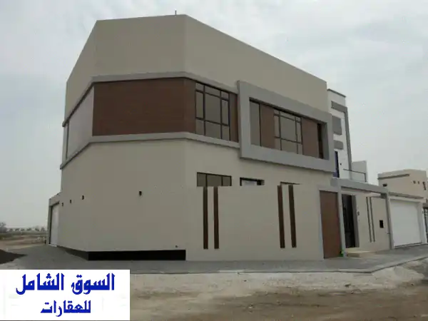 للبيع فيلا زاوية في سرايا بو قوة، فيلا فاخرة...