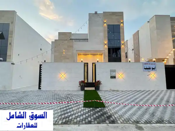 فيلا فاخرة للإيجار بالزاهية عجمان: 4 غرف ماستر، روف،...