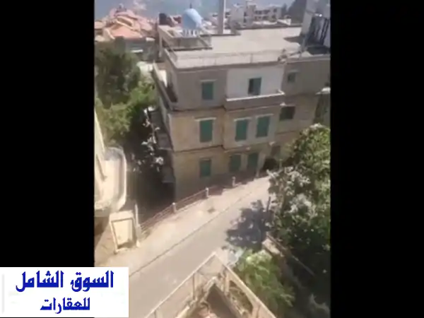 بناء للبيع بحمدون 4 طوابق ومحلات مفروشين بالكامل...