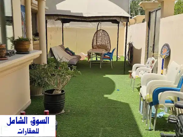 ✨ فيلا عائلية فاخرة للإيجار في سند ✨ 4 غرف نوم، شبه مفروشة، حوش كبير - 500 دينار