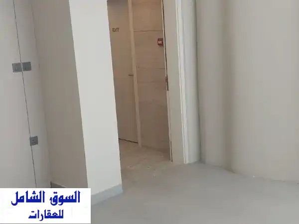 إيجار نصف دور تجاري فاخر 85م² بشرق الكويت |...
