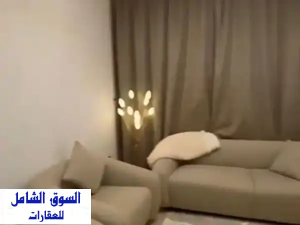شقة الأحلام في قرية الأميرة! | غرفتين وصالة مفروشة بالكامل للبيع بالياسمين، فرصة لا تعوض!