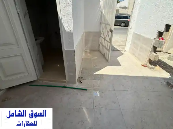 للإيجار بيت عربي، 3 غرف وصالة كبيرة، بموقع ممتاز...