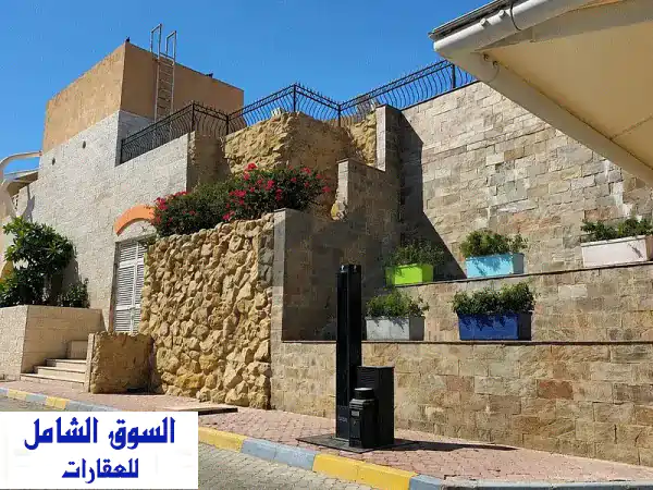 فيلا للبيع في المشرف مكونة من  3 غرف نوم  4 حمامات...