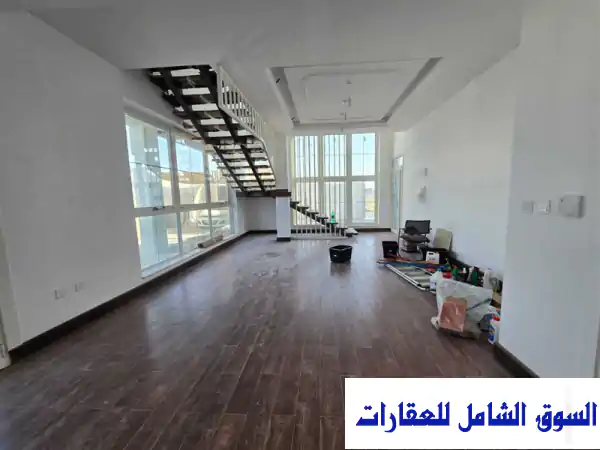 فيلا للإيجار في السيوح الشارقة 5 غرف: إطلالات بانورامية، حديقة، صيانة مجانية، وتسهيلات سداد