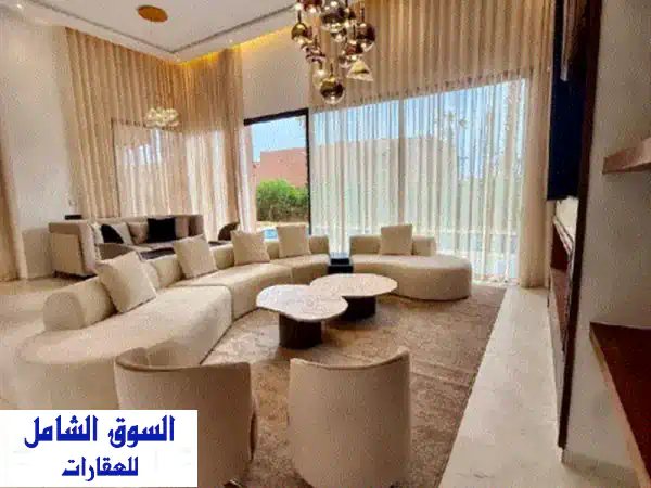 فيلا أوروبية فاخرة للإيجار بمراكش: 5 غرف ماستر في قلب النخيل وباب أطلس - عطلة أحلامك!