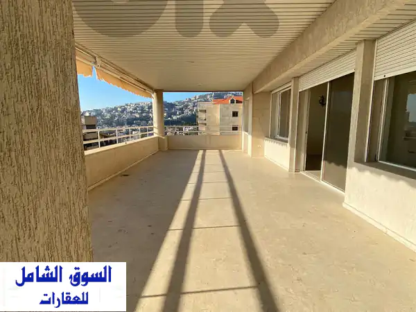 شقة فاخرة 450م للبيع في كفرحباب - 3 مواقف وغرفة سائق...