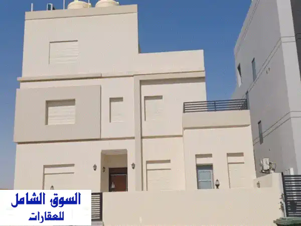 للبيع شاليه جديد صف ثالث من البحر في مدينة صباح...