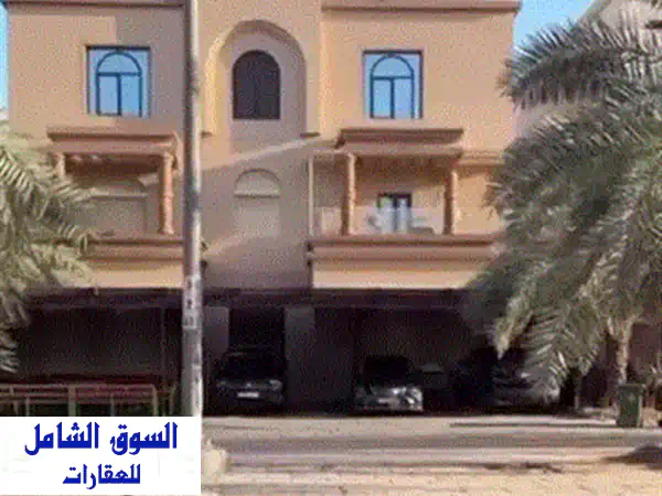 فرصة العمر ببيان قطعة 5! بيت فاخر 750م بطن وظهر على رئيسي | قابل للفرز بمصعد وديوانية