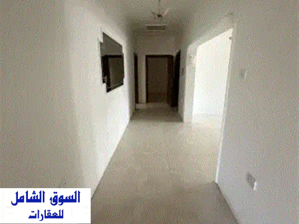 للإيجار نصف فيلا طابق أرضي في عالي، نظيف جدا، موقع هادئ في منطقة الفلل، مكيف بالكامل، يتكون من 3 ...