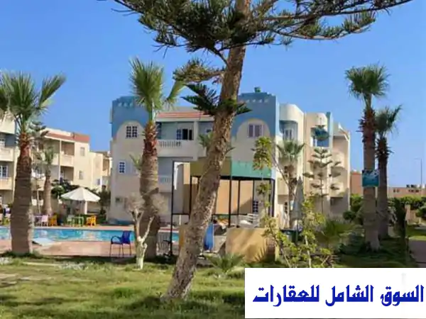 شالية في قرية مرسيليا بمرسي مطروح وتحتوي على حمامات سباحة وقريبة من شواطئ الابيض مفروشة للإيجار مرسى