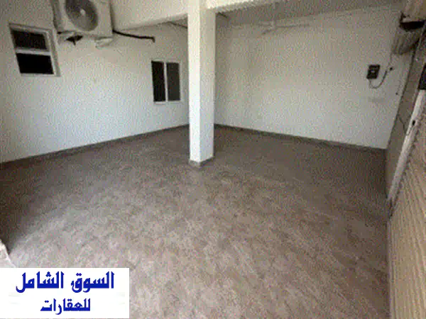 للإيجار نصف فيلا طابق أرضي في عالي، نظيف جدا،...