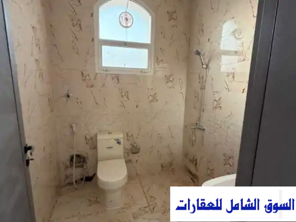 للإيجار فيلا طابقين أول ساكن العين السليمات في