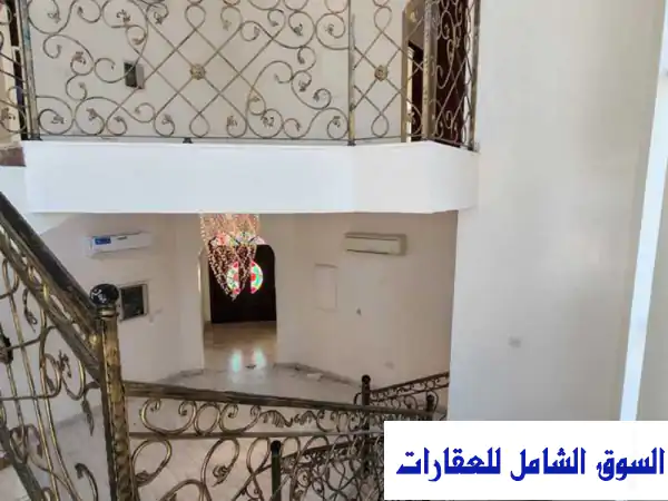 للإيجار فيلا طابقين ضمن مجمع العين الصاروج في