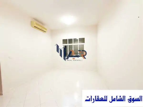 متوفر فيلا للإيجار بمدينة خليفة أ داخل مجمع سعر وموقع مميز في مدينة أبو ظبي