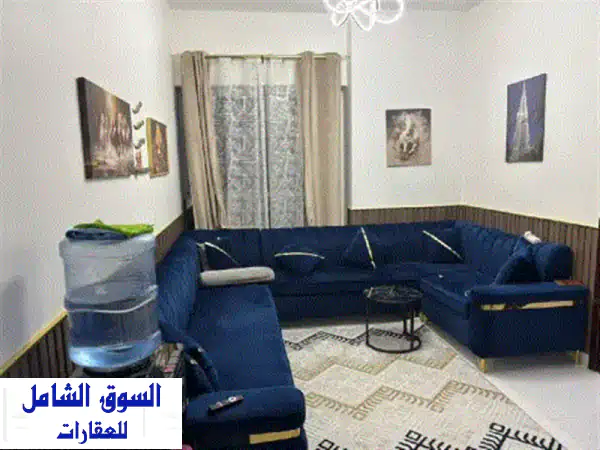 للبيع شقة غرفة وصالة مع موقف مغطى مفروشة واكساء...