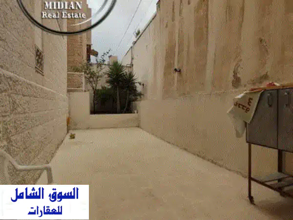 رقم الاعلان 9063 شقة شبه أرضي للبيع أم السماق مساحة 300م 4 نوم مع تراس وحديقة 100م بسعر مميز مكونة ...