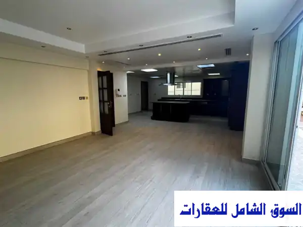 فيلا فخمة للإيجار بالشارقة الرملة | مسبح خاص، 4 غرف نوم، مجلس مستقل، ملحق خارجي