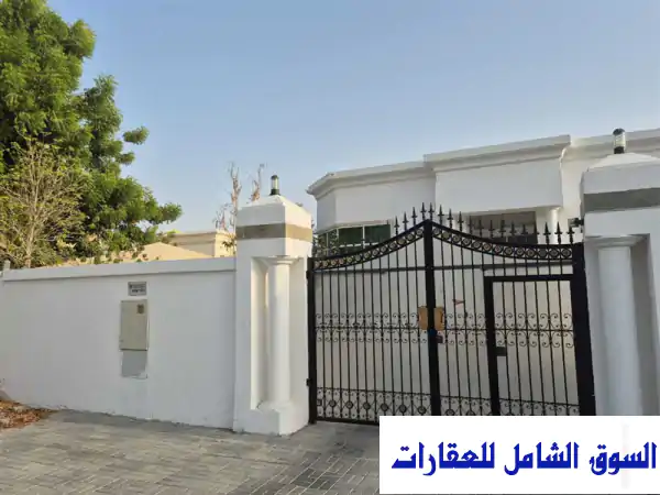 للإيجار فيلا بالقراين بموقع مميز قريب من شارع المطار المساحة 18.000 قدم في القراين الشارقة