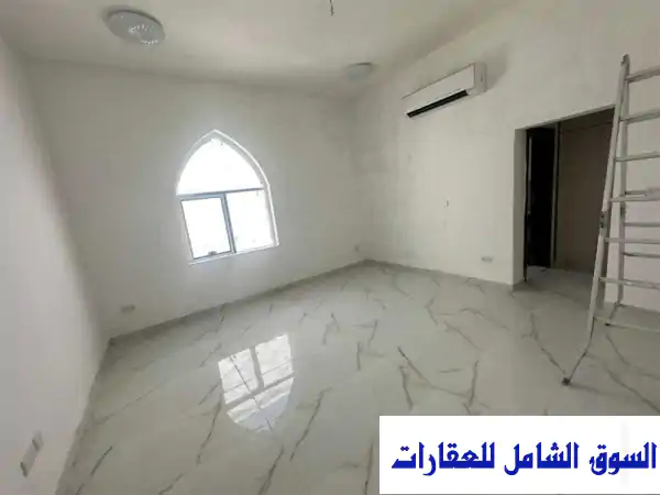 للإيجار فيلا اول ساكن في منطقة مزيد العين