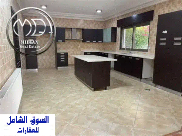 فيلا دوبلكس فخمة للإيجار في عبدون | 700م بمسبح خاص وتراسات وحدائق | تشطيبات سوبر ديلوكس (رقم 8265)