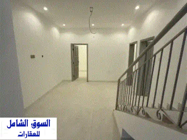 للبيع بيت مجدد بالكامل في الرفاع أبو كوارة. طابق واحد، مساحة الأرض 320 متر مربع، على زاوية شارعين. ...