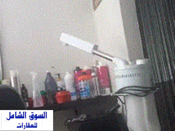 يوجد صالون حلاقة رجالي مجهز 3 كراسي وكراسي غسيل...