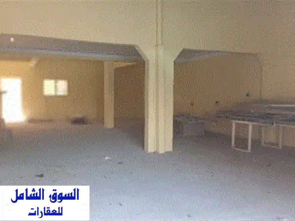 ورشة مع سكن عمال في الرفاع الصناعية،...