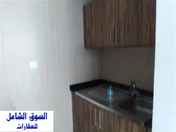 مكتب شاغر للبيع في برج فالكون. المساحة 1145 قدم مربع. موقف سيارات خاص في الطابق الأرضي. السعر مع ...