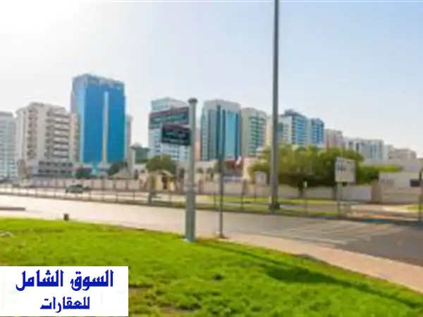 مبنى للبيع في شارع المرور هو نظام فندقي (وجود...