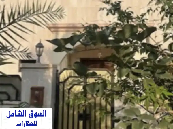 للبيع بست في القادسية قطعة 7 المساحة 750م قديم...