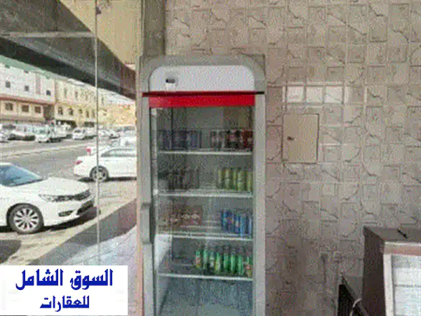 فرصة استثمارية ذهبية بمكة: مطعم شاورما جاهز للتقبيل في حي الشرائع الخضراء | إيجار 2900 ريال!