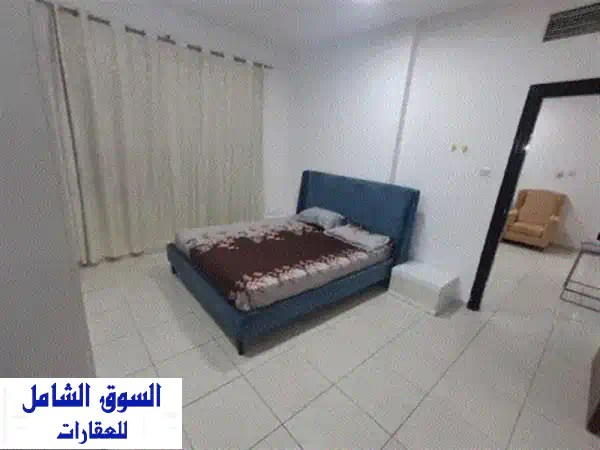 شقة غرفة وصالة في الشارقة في التعاون اثنين حمام...